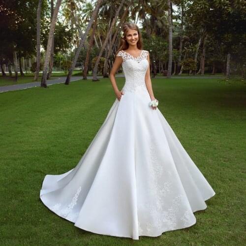 V-neck Lace and Matte Satin Ball Gown Wedding Dress with Pocket Applique Lace Bridal Gowns vestidos de novia para boda civil