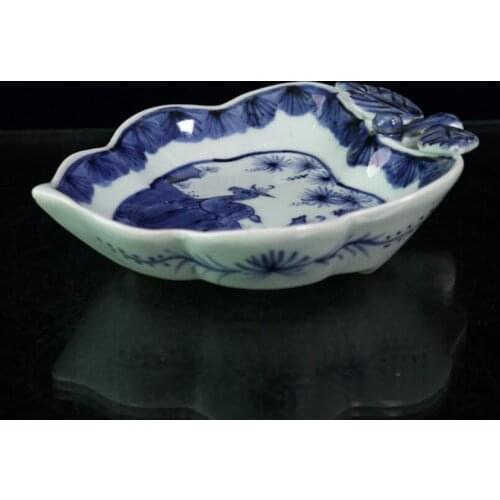 China Blue and white ceramic Leaves Pen wash crafts statue