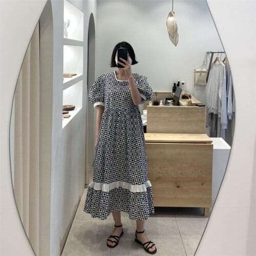 Checkerboard flower print puff sleeve dress
