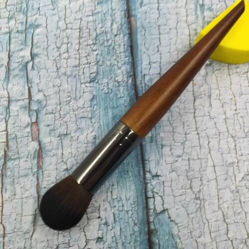 1Pcs High Quality Natural Wood Handle Makeup Brush round head Foundation brush Polishing Brightening brush Soft Makeup