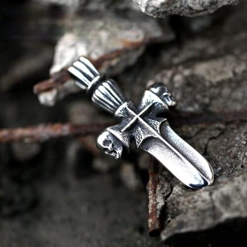 Retro Gothic Skull Dagger Pendant Personality Jesus Stainless Steel Cross Pendant Hip Hop Motorcycle Party Pendant Necklace