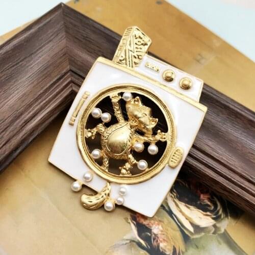 Antient Brooches Animal White Enamel Pearls Geometric Party Office Suit Accessories For Women Girl Gifts