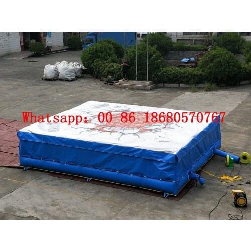 China Guangzhou)Manufacturers sell adult childrens inflatable games / inflatable jumping platform / bungee jumping platform