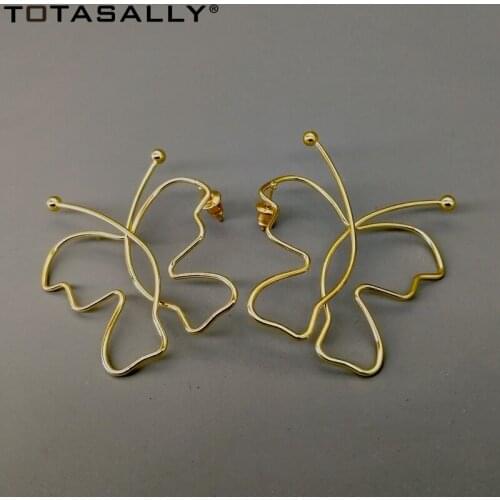 TOTASALLY Lovely Insect Earrings for Woman Golden Metal Wire Handmade Hollow Butterfly Earrings Cocktail Earrings Dropship