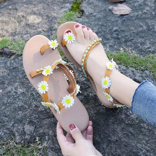 Women Flowers Sandals Rhinestone Buckle Summer Women Shoes Flat Sandals Women Fashion Comfortable Beach Sandals Sweet Flowers