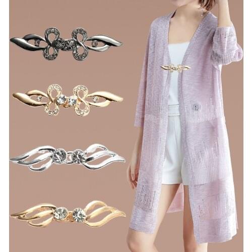 Vintage Cardigan Collar Clips Holder One Pair Fashion Women Dresses Shawl Decor Shiny Crystal Cape Cloak Clasps Fasteners Buckle