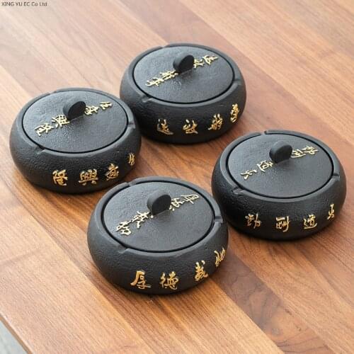 Black Retro Ceramic Ashtray Home Decoration Accessories Portable Ashtray with Lid Home Living Room Office Ashtray Boyfriend Gift