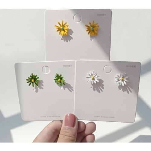 Daisy Fashion Earrings 2020 New Style Temperament Simple Flowers Fresh Summer Net Red Earrings Womens Clothing Hypoallergenic