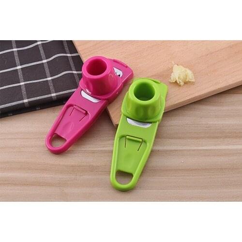 1PC Multi-functional Plastic Stainless Steel Garlic Presses Kitchen Gadgets Chopper Cutter Garlic Grinding Kitchen Tool KX 061