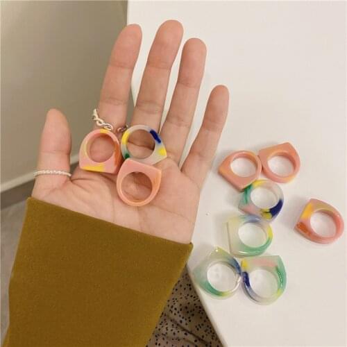 U-Magical Fashion Rainbow Gradient Chunky Rings for Women Contrast Color Resin Arcylic Wide Minimalist Index Finger Jewelry