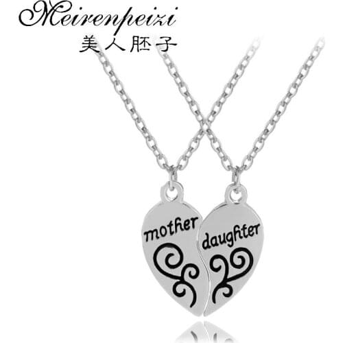 2PCS Mother and Daughter Pendants Necklaces Broken Heart Matching Necklace Women Jewelry Mothers Day Gift For Mom