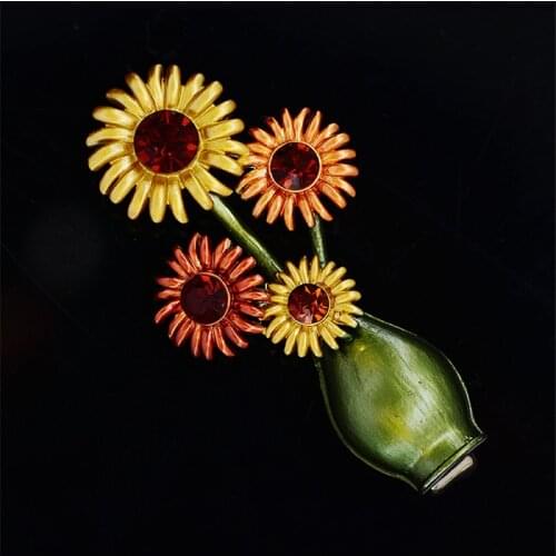Creative Painting Sunflower Brooch Pin Green Vase Enamel Pins Handpainted Brooches Pins for Men Women Christmas Accessories Pin