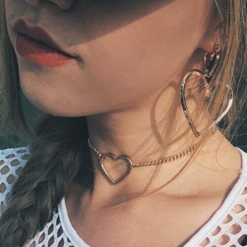 Simple Gothic Punk Style Metal Big Peach Heart Choker Pendant Necklace Jewelry for Women Gold-plated Chain on The Neck