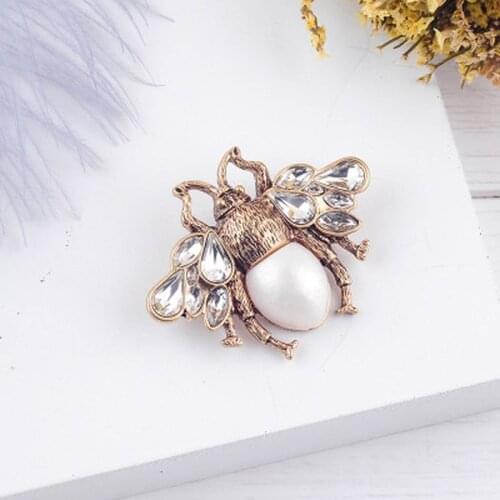 Bohemia New Fashion Pearls Women Brooches Pin Glass Bee Insect Vintage Style Jewelry Gifts Party Decoration