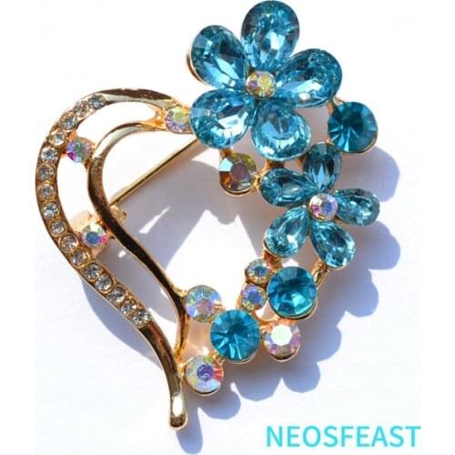 Elegant Rhinestone Flower Brooch For Women Blue Color Heart Shape Pin Ladies Corsage Wedding Gifts Fashion Jewelry Coat Garments