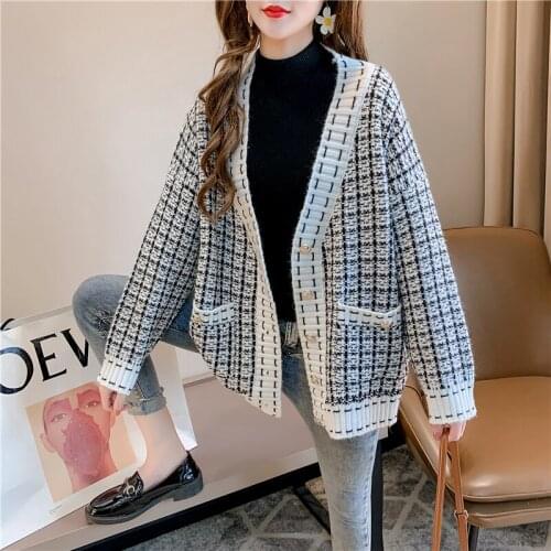 Room 208372 [under No. 2, row 1] actual shooting V-neck Plaid stripe pocket knitted cardigan [3032] 54