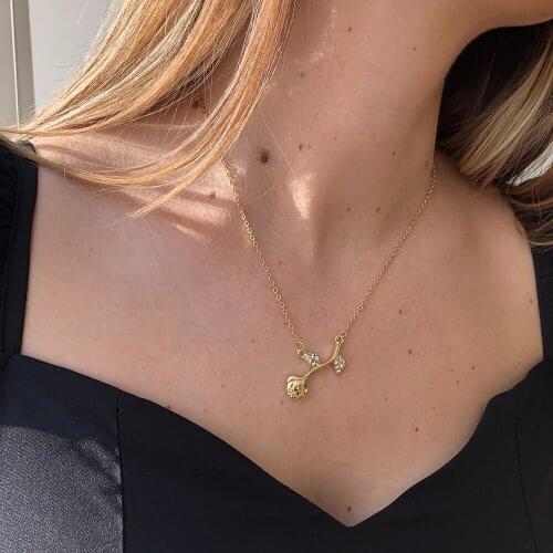 2021 romantic micro-inlaid clavicle chain temperament rose flower single-layer necklace cold wind simple necklace pendant female