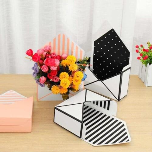 12Pcs Bouquet Gift Box Envelope Flower Boxes Hand Holds Foldable Floral Bouquet Paper Box Wedding Romantic Flower Holder Decor