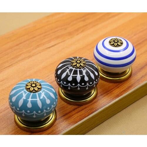 Vintage Bronze Blue / Pink / Yellow Ceramic Furniture Pulls Classical Cabinet Knobs and Pulls