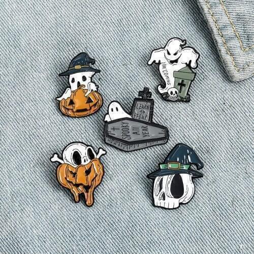 Skeleton Skull Halloween Enamel Pin Pumpkin Ghost Grave Coffin Brooch Bag Lapel Pin Gothic Badge Boo Jewelry Gift for Friends