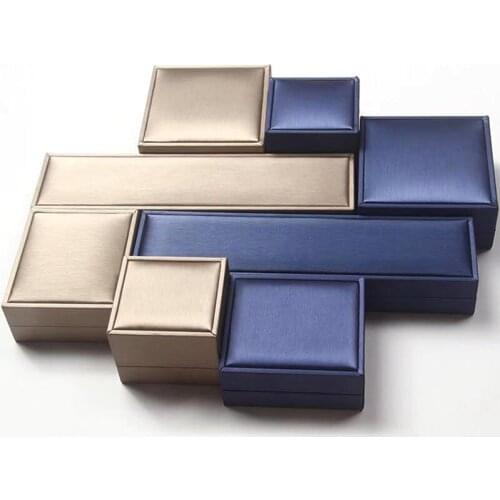 Xin Jia Yi Packaging Unique Exquisite PU Leather Matte Ring Necklace Baby Gift Wedding Embossing Wholesale Portable Jewelry Box