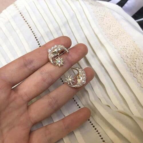 2020 New Womens Earrings Delicate Retro Sun Moon Shape Earrings for Women Bijoux Korean boucle Girl Gifts Jewelry Wholesale