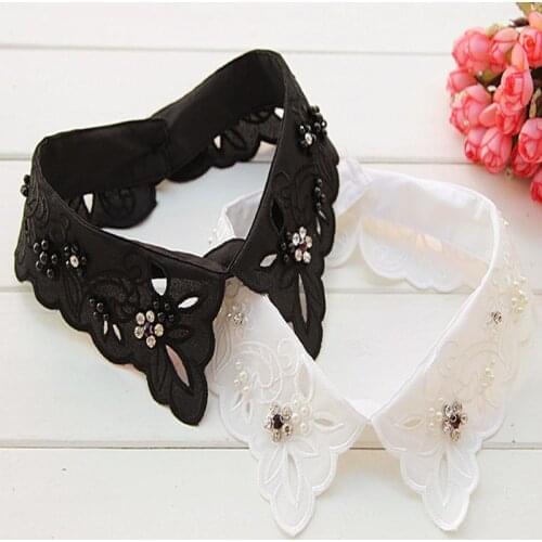 Hot Women Fake Collar Solid Color Pretty Hollow Lace Embroidery Floral Neck belt buckle collar apricot square collar sweater