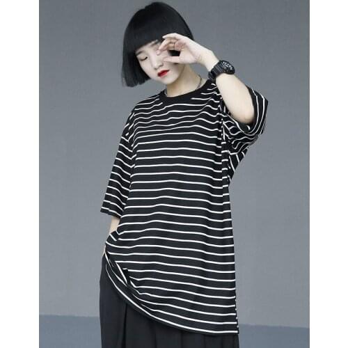 Ladies summer new contracted basic lovers with the same round collar short sleeve loose in the long stripe T-shirt