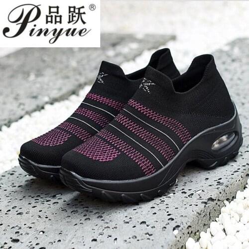 Fashion Women Lightweight Shoes Woman Outdoor Casual Shoes Sneakers Women Breathable Comfort Ladies Shoes