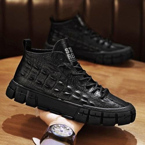 Solid Color Black Man Sports Shoes Comfortable Men Sneakers Designer Man Running Shoes Mens Boots 2021 Brand Fashion Pu Leather