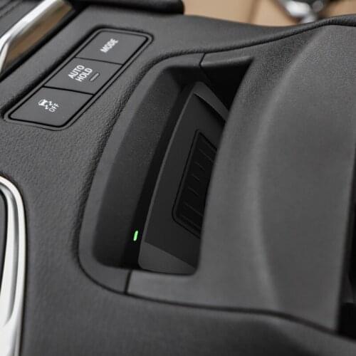 For Cadillac XT5 XT6 2019 2020 10w car qi wireless charging phone charger charging plate wireless phone holder accessories