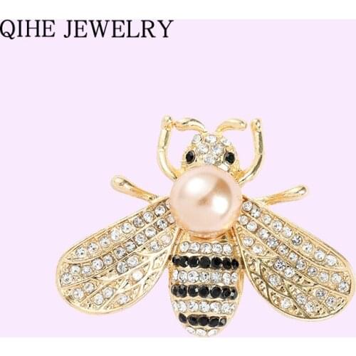 Little Bee Brooches for Women Fashion Delicate Insect Series Crystal Rhinestone Pin Badge Cartoon Metal Jewelry Gift Wholesale