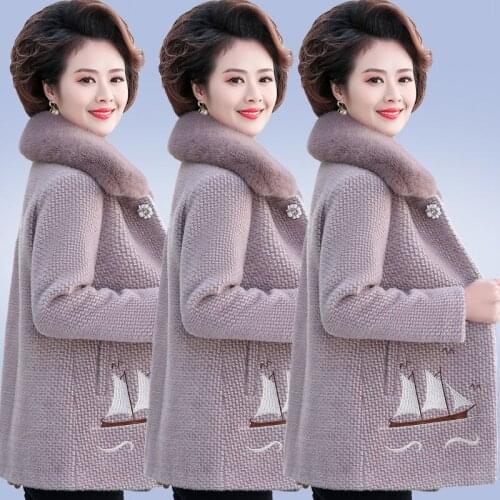 Mother Wear Winter Woolen Coat New Thickened Mink Velvet Embroidered Coat Temperament Covering Meat Was Thin Short Outerwear