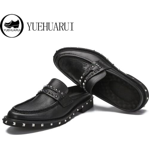 Individual male summer tide male one foot pedal soft bottom lazy person fashion simple leisure thick bottom cowhide half slipper