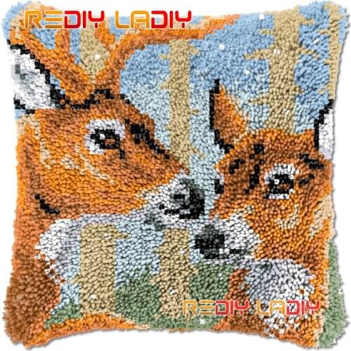 Latch Hook Cushion Two Deers DIY Needlepoint Kits Chunky Acrylic Yarn Arts Crocheting Lofty Pillow Case Hobby & Crafts