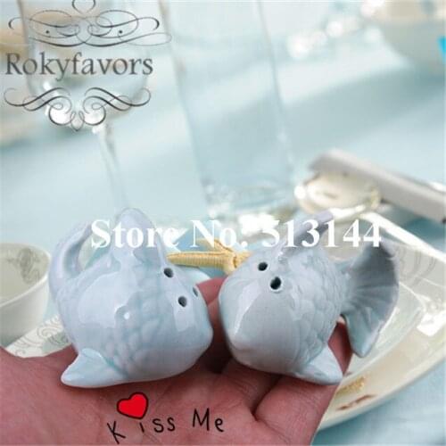 Free Shipping 50sets(set of 2) Kissing Fish Ceramic Salt and Pepper Shaker Wedding Favors Party Gifts Beach Theme Party Ideas