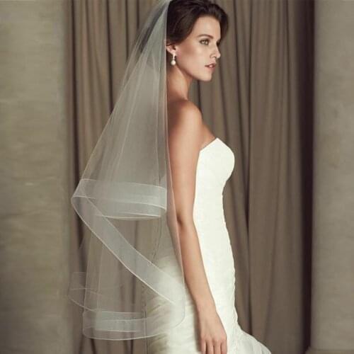 2020 Elegant Two Layers Bridal Veils Ribbon Edge Wedding Simple Short Women Veils With Comb
