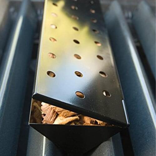 V-Shaped Wood Chip BBQ Gas Grill Triangular Smoker Box With Lid Non-Stick Coating Long Gas Grill Smokers Black Barbecue Tools