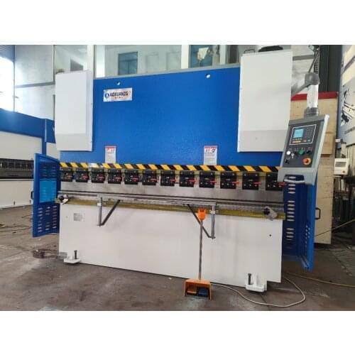 E21 Hydaulic Press Brake, 63T 2500mm Customizable Sheet Metal Bending Machine with Security Fence