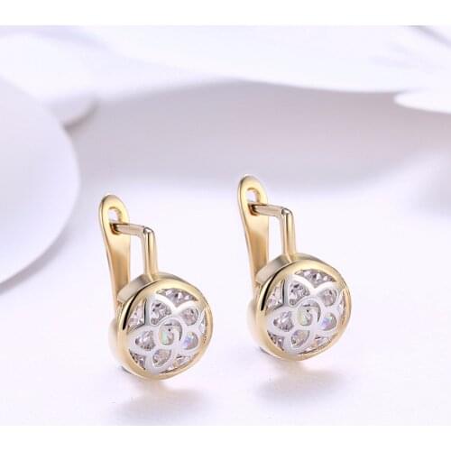 2019 Female White Cubic Zircon Buckle Stud Earrings Rose Gold Color Earrings For Women Flower Hollow Out Jewelry Lady Wholesale