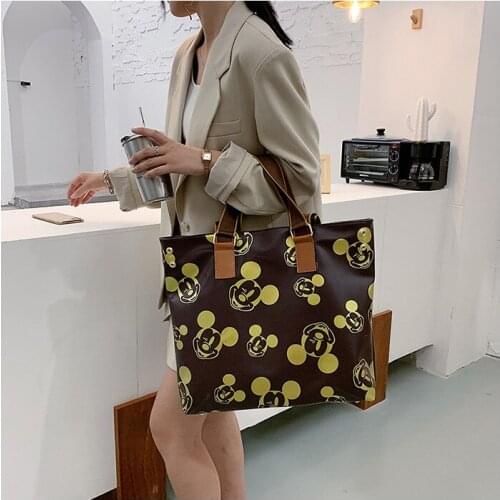Disney new cartoon Mickey trend fashion large-capacity one-shoulder messenger handbag outdoor travel bag fashion shopping bag
