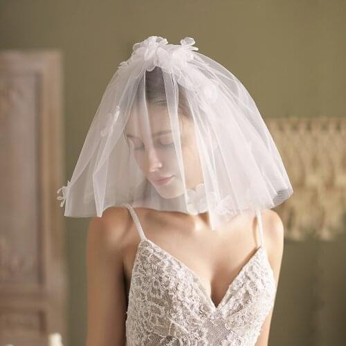 Blusher Short Wedding White Veil Lace Appliqued Soft Tulle Bridal Veil for Bride Wedding Perform Travel Studio Photo Props V802