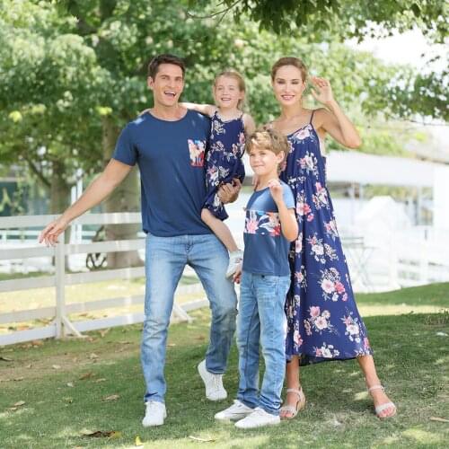 Family Matching Outfits Mother Daughter Dresses Father Son T-Shirt Clothes Mommy and Me Dress Family Matching Clothes