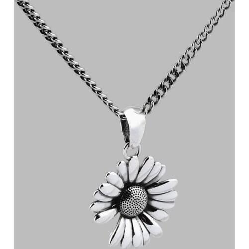 Miuoxion Retro Sunflower Necklace Fashion Simple Personality Punk Party Jewelry For Women Feature Nmour Charm Gift All Seasons