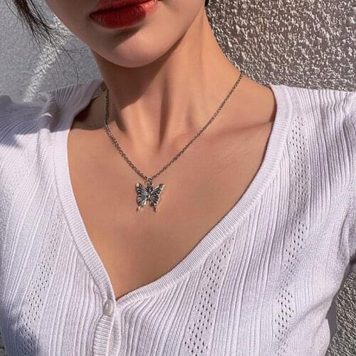 2020 New Trendy Cute Small Animal Crystal Butterfly Pendant Necklace Women Silver Color Butterfly Choker Necklace Collar Chain