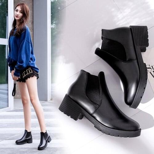 2020 New Short Boots Low Heel Martin Boots Womens Boots New Fashion All-match Leather Shoes Round Toe Womens Boots