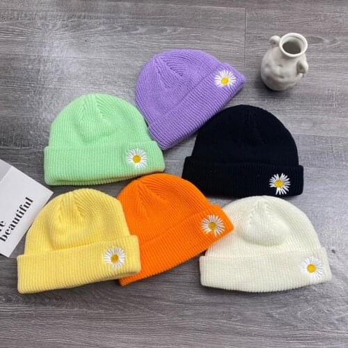 2021 Beanie hat Fashion Skullies cap Beanies Daisies Flower Embroidery Winter Hats For Women Warm Knitted Cap Kids Girls Gorros
