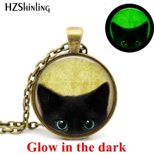 2019 New Fashion Glowing Jewelry Lovely Black Little Cat Necklace Cute Kitty Pendants Kitten Glow in the Dark Jewelry