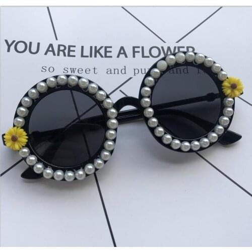 Handmade Pearl Flower Women Sunglasses Small Round Eyewear Black Shades Luxury DIY Sun Glasses UV400 Oculos de sol