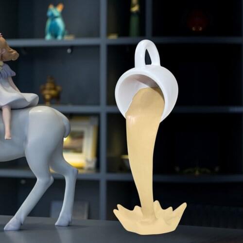 Suspended Coffee Cup Floating Cup Sculpture Pouring Liquid Coffee Mug Arts Decor Gift Standing Mug Home Bar Table Ornaments New